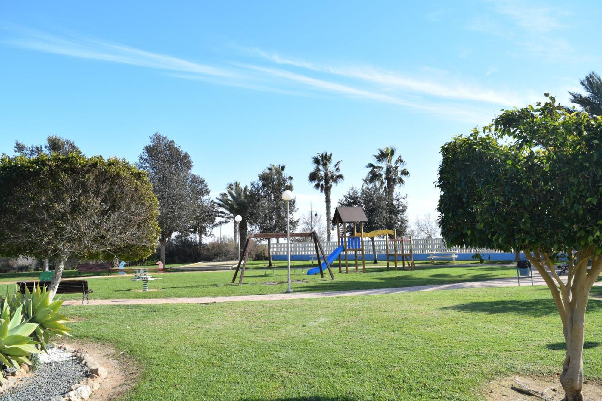 Luxurious Spacious Three Bedroom Apartment On Beachfront Almerimar Eksteriør bilde