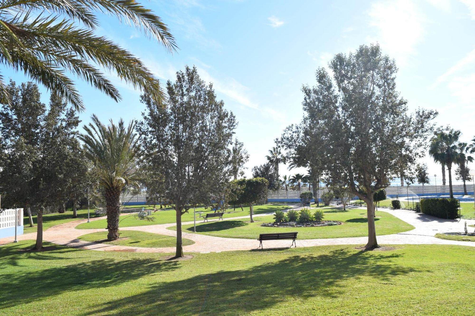 Luxurious Spacious Three Bedroom Apartment On Beachfront Almerimar Eksteriør bilde